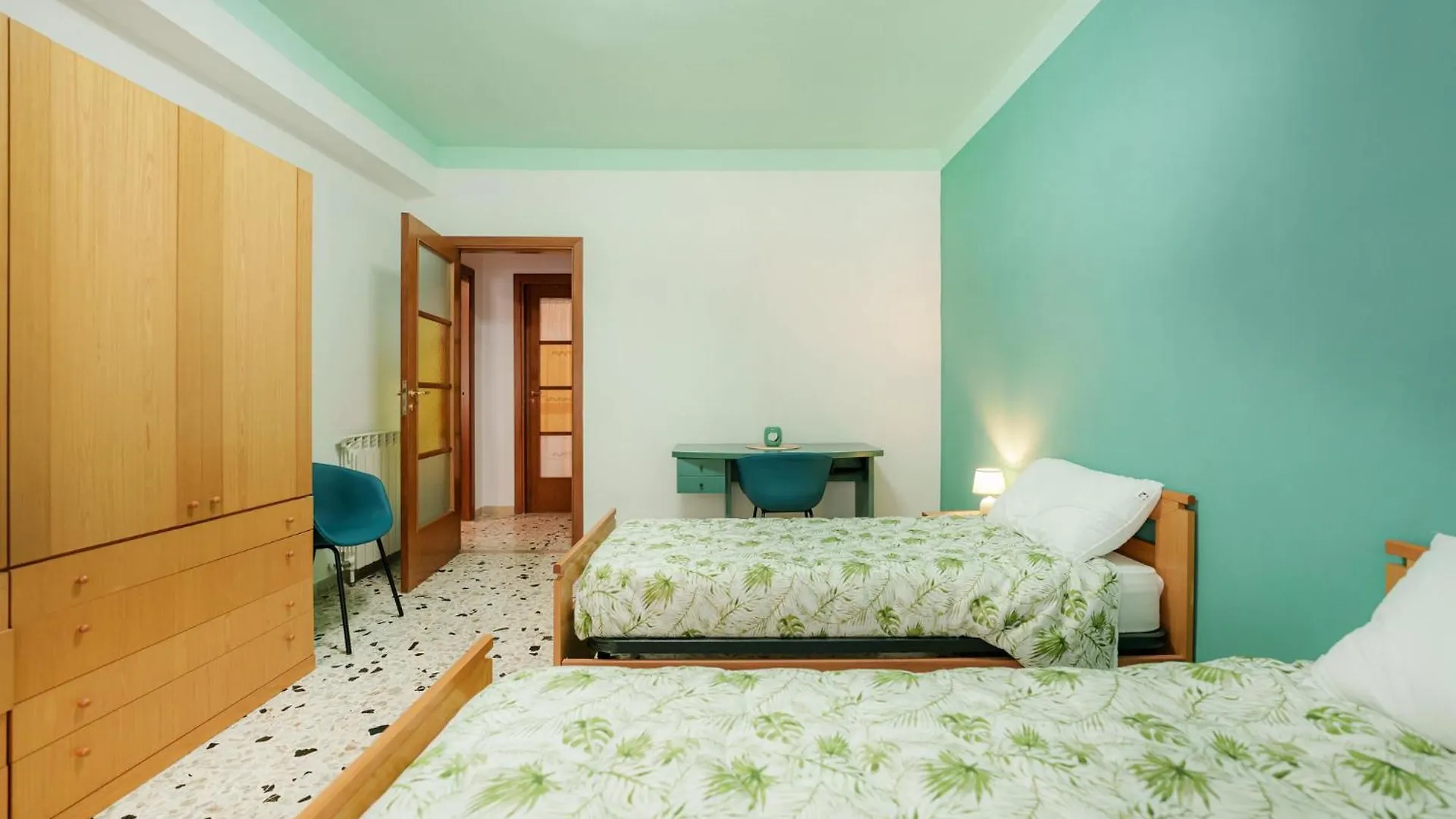 Apartment Casa Spaziosa, A Pochi Passi Da Metro E Centro Neapel
