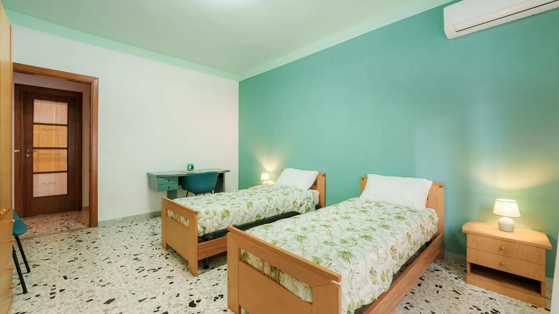Casa Spaziosa, A Pochi Passi Da Metro E Centro Neapel Italien