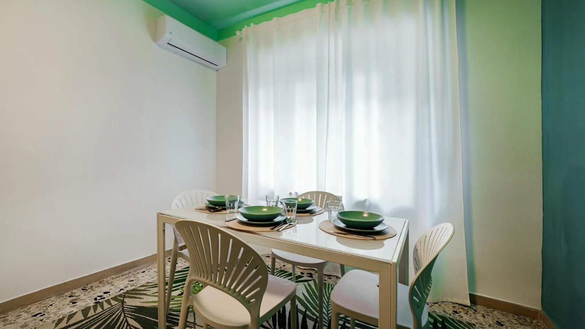 Casa Spaziosa, A Pochi Passi Da Metro E Centro Neapel
