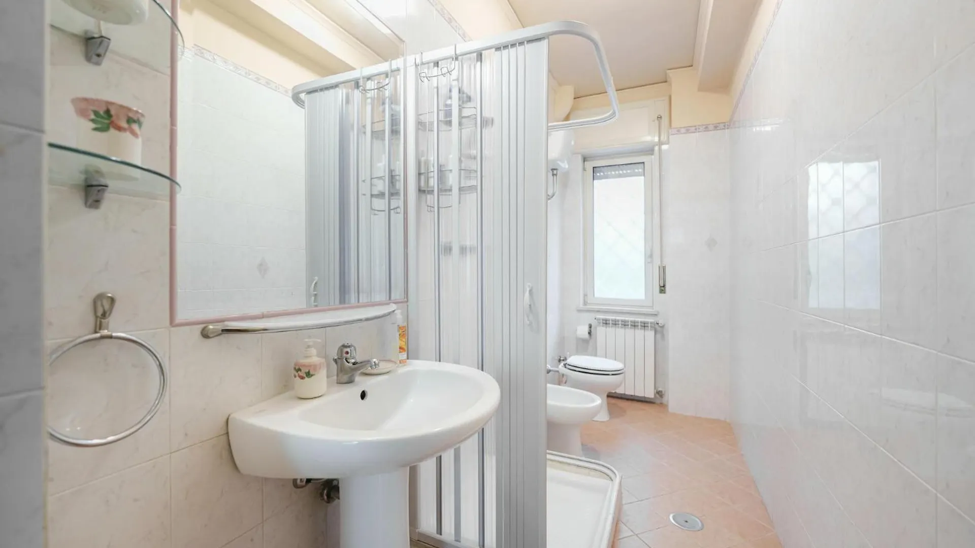 Casa Spaziosa, A Pochi Passi Da Metro E Centro Neapel Apartment